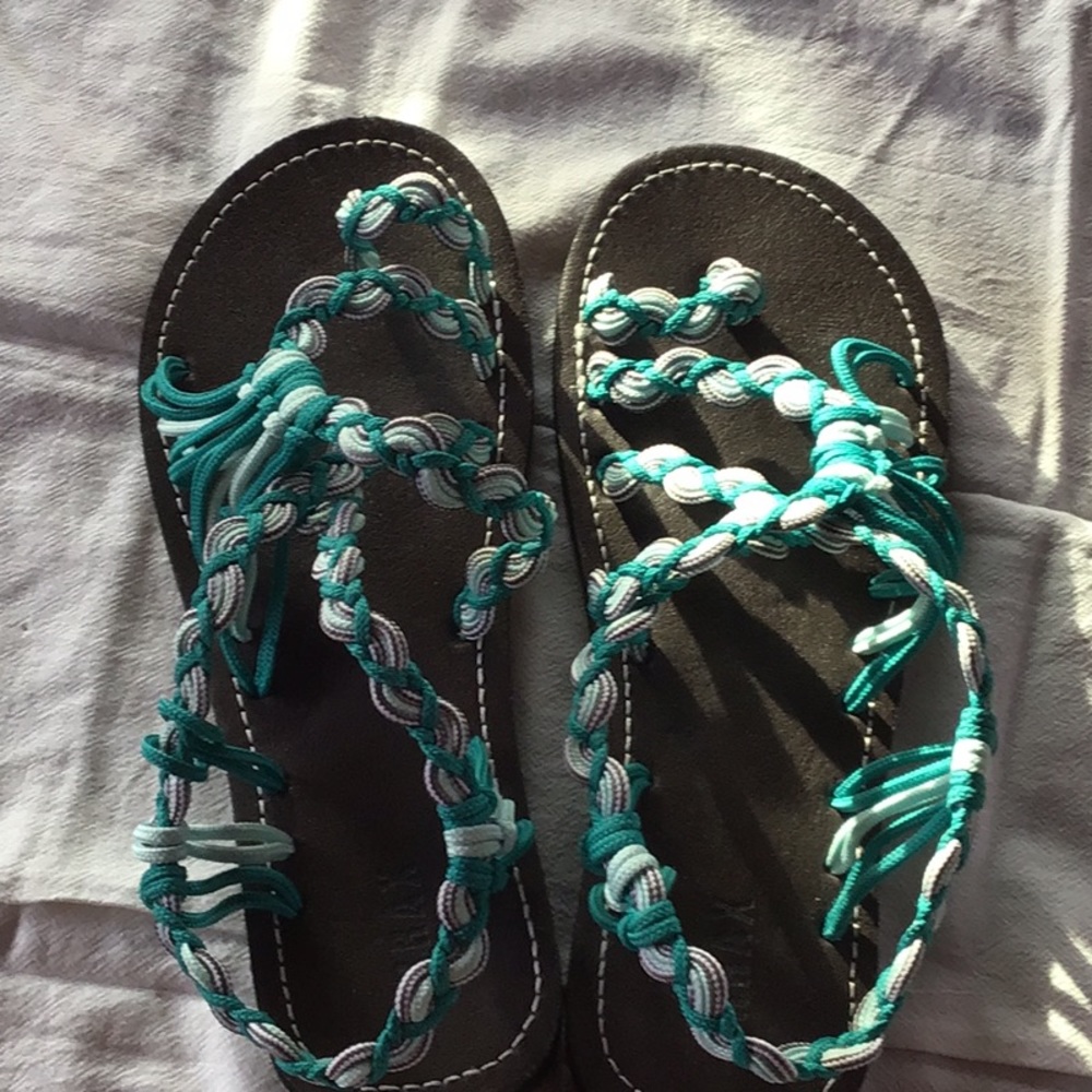 Sandles